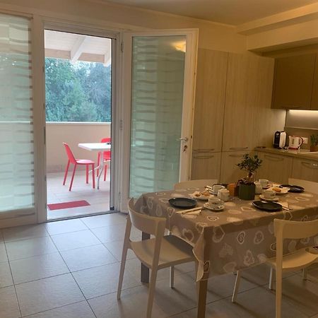 Le Noir Appartment ペスキエーラ・デル・ガルダ エクステリア 写真