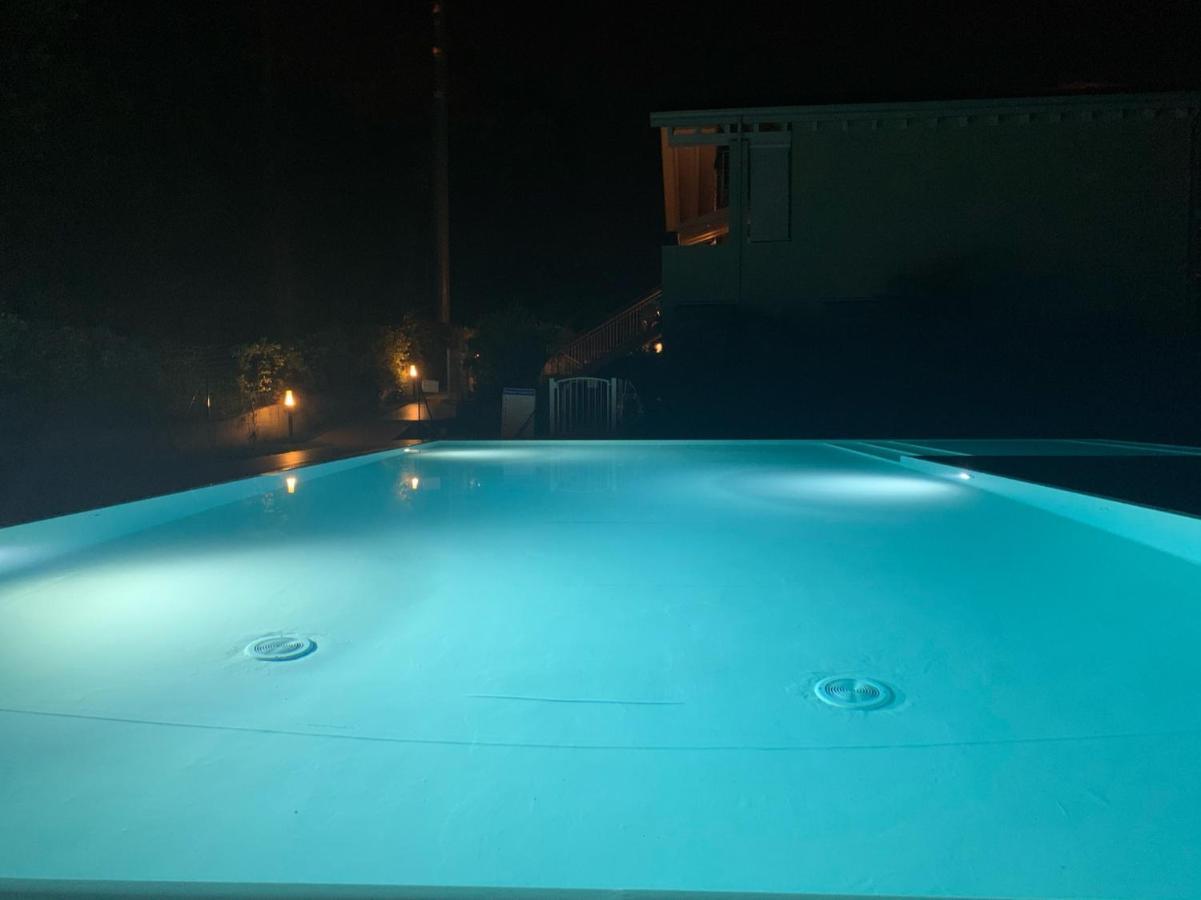Le Noir Appartment ペスキエーラ・デル・ガルダ エクステリア 写真