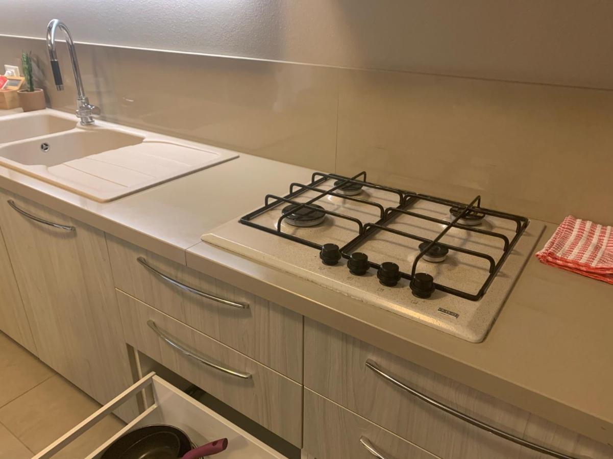 Le Noir Appartment ペスキエーラ・デル・ガルダ エクステリア 写真