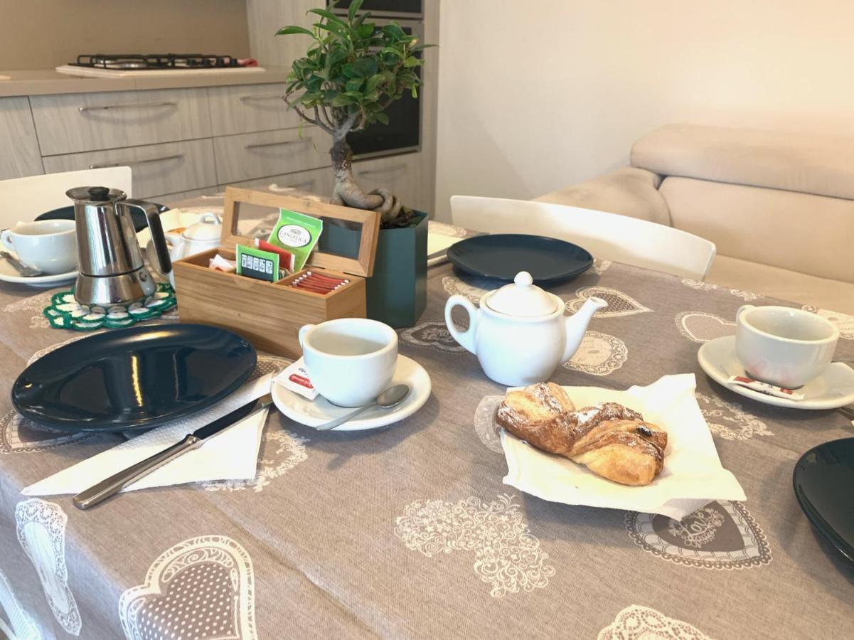 Le Noir Appartment ペスキエーラ・デル・ガルダ エクステリア 写真